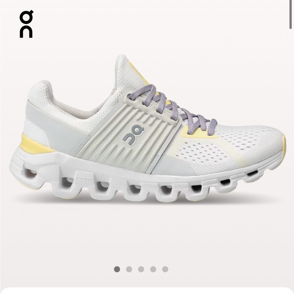 On Cloud Cloudswift women’s shoe